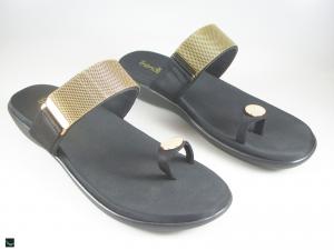 Toe ring Type flats in black for ladies