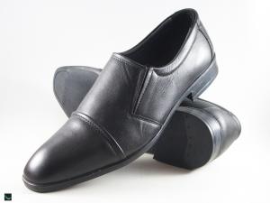 Black leather office cut shoes for men with toe cut