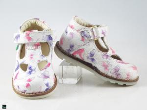 Butterfly printed kids shoes in unique white