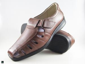 Light weight brown leather sandals for comfort