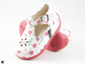 Floral printed kids shoe in white