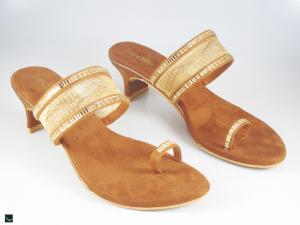 Toe ring type small heels for ladies for ethnic wear in brown