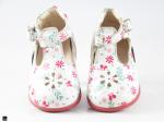 Floral printed kids shoe in white - 3