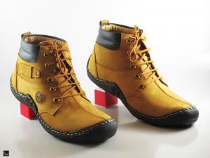 Men's trendy leather boots
