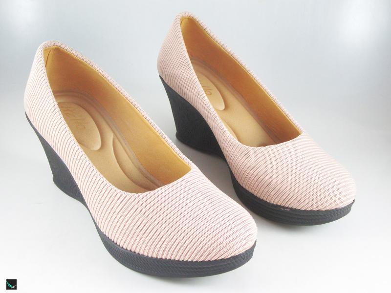 Heel type sandals in light pink
